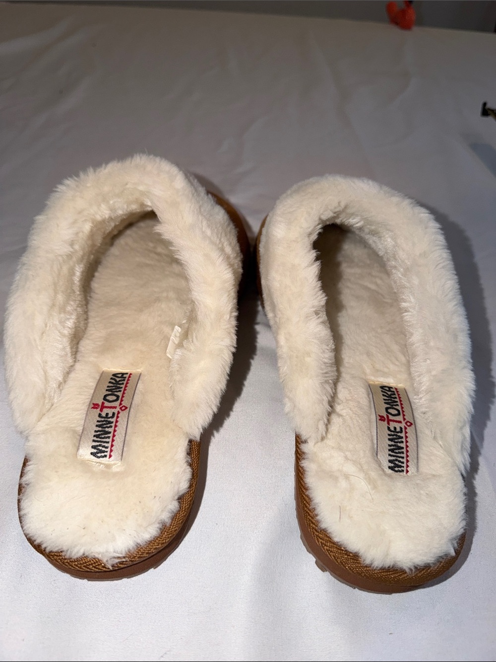 Minnetonka Women's Slippers Sz 11 M - 10 NWOB